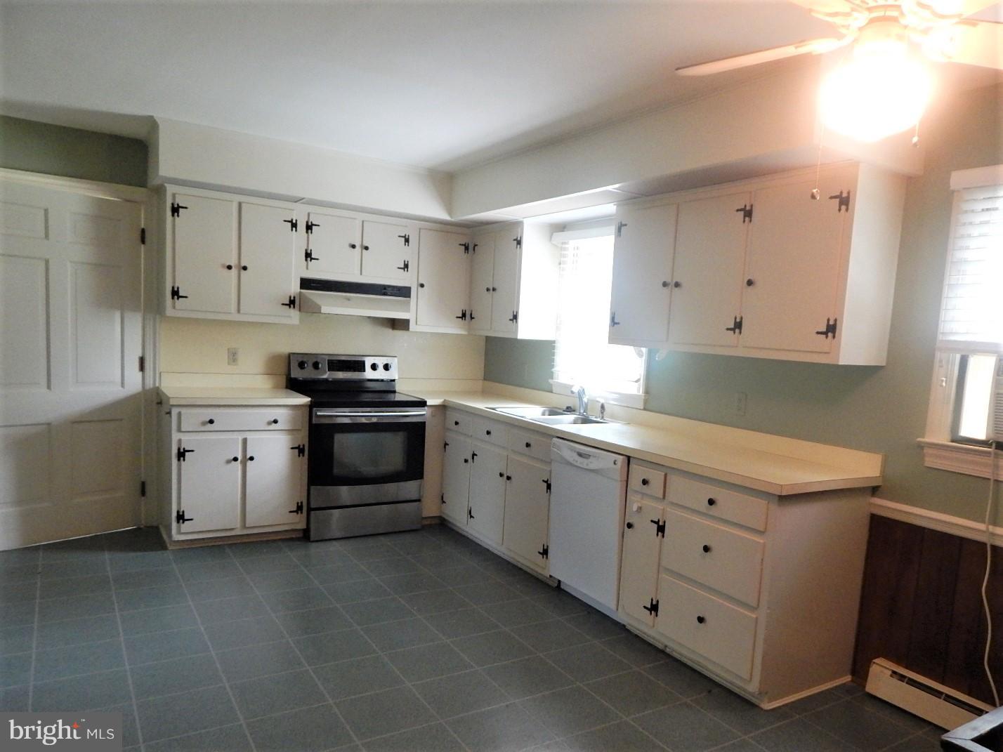 11036 Mountain Run Lake Road Culpeper, VA 22701 - Photo 10 of 30 Kitchen