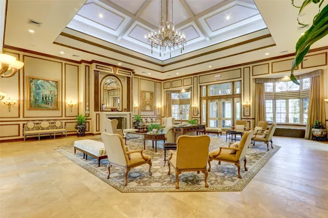 $749,900 | 67 Carriage Lane, Plainview, NY 11803