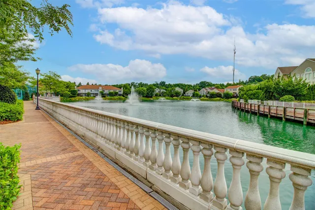 $749,900 | 67 Carriage Lane, Plainview, NY 11803