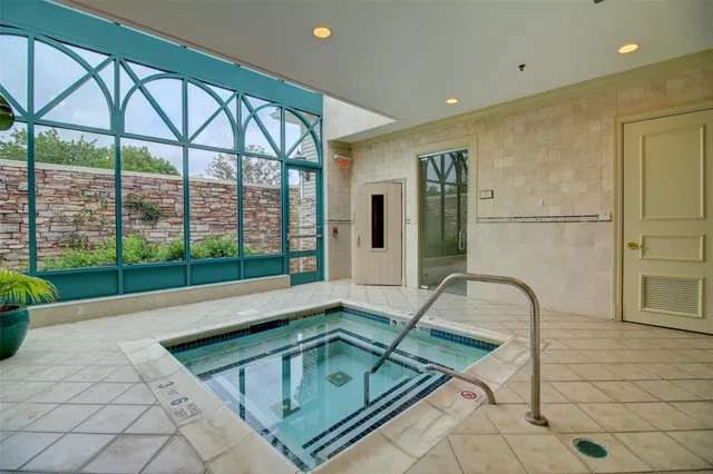 $749,900 | 67 Carriage Lane, Plainview, NY 11803