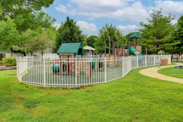 $749,900 | 67 Carriage Lane, Plainview, NY 11803