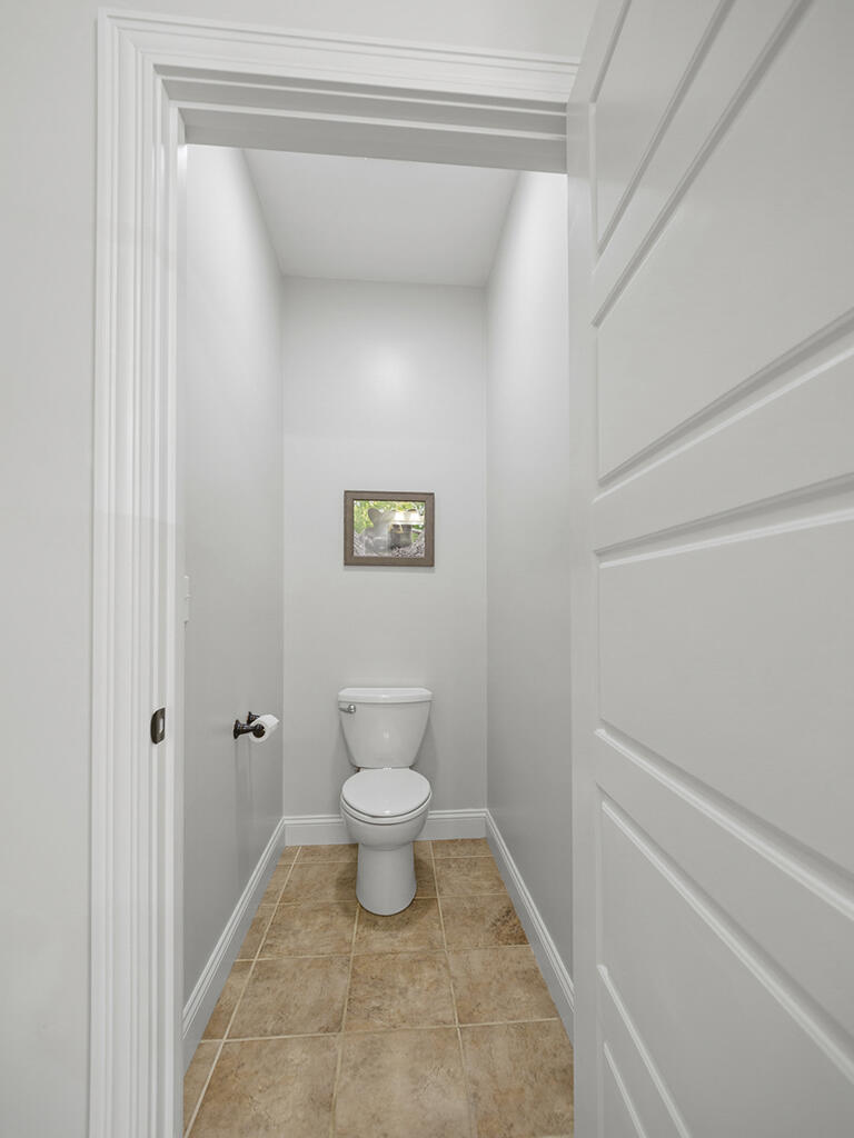 605 Ridge Road Fairfield, ME 04937 - Photo 19 of 47 Primary Bath