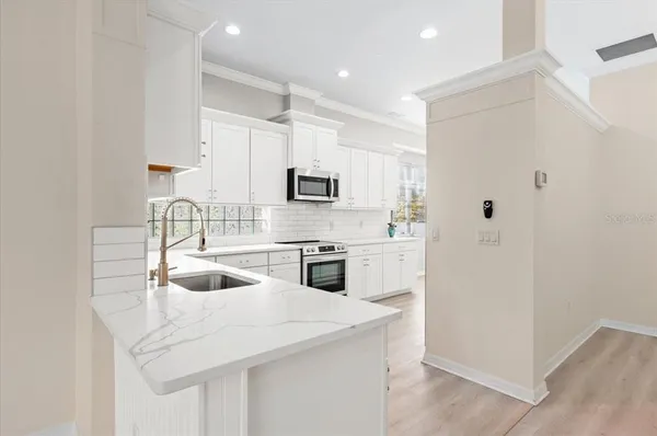 $3,300 | 700 Silk Oak Drive, Venice, FL 34293