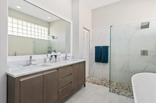 $3,300 | 700 Silk Oak Drive, Venice, FL 34293