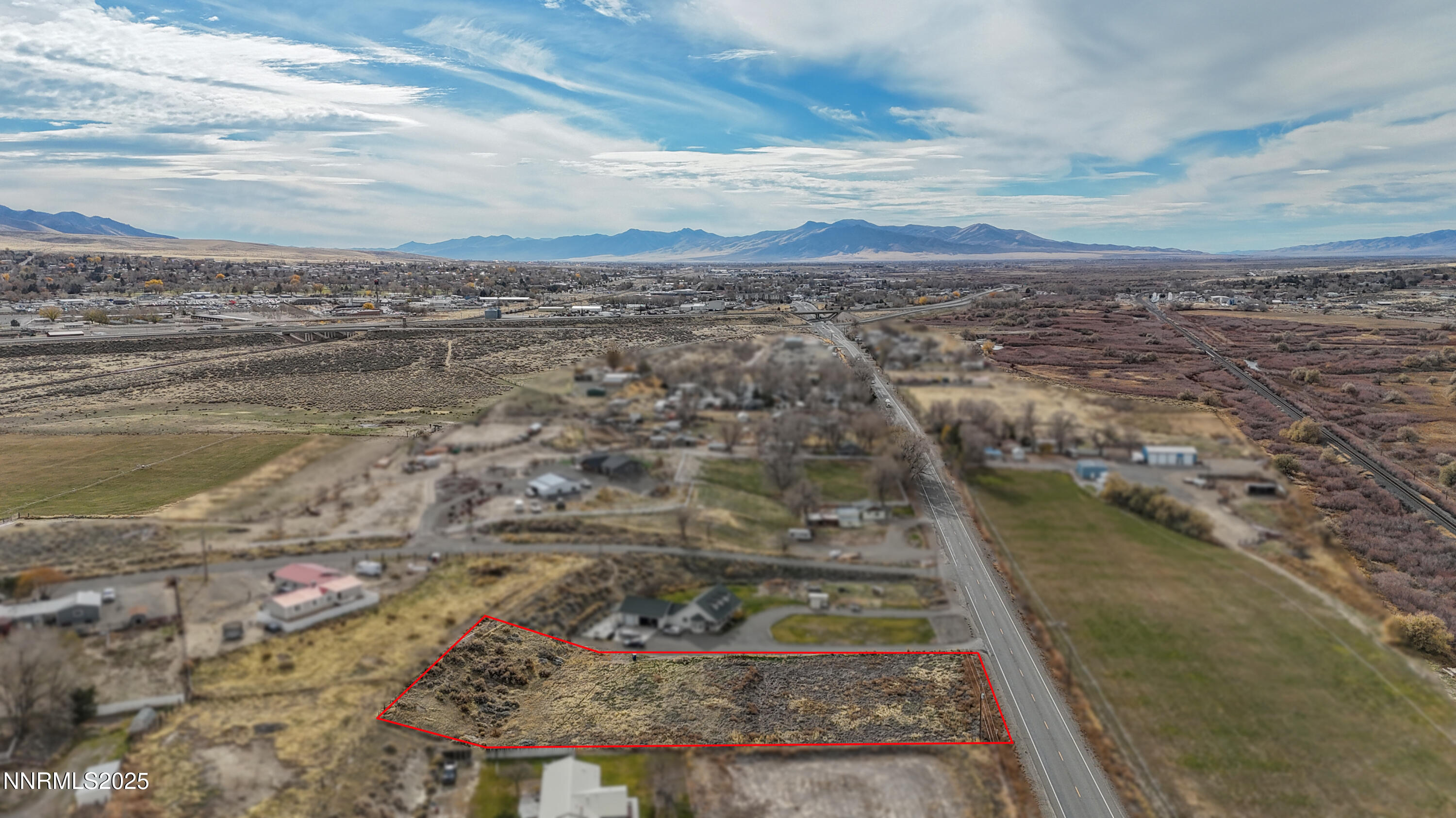 4290 East 2nd Street Winnemucca, NV 89445 - Photo 5 of 7 view of city and ocean