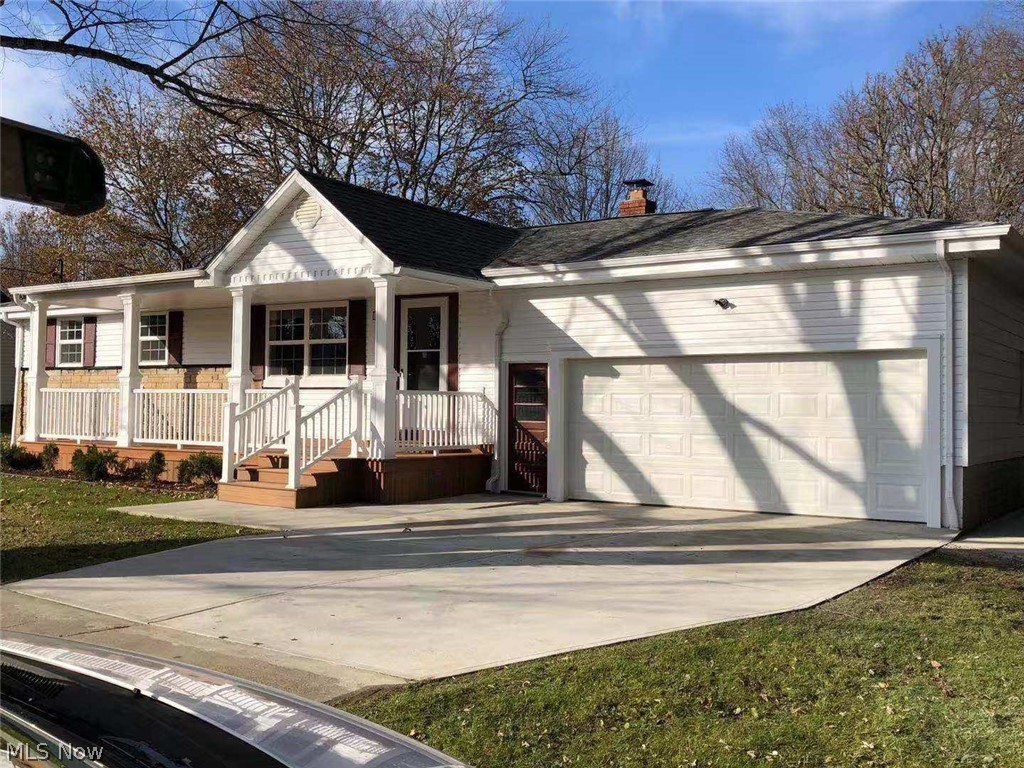 910 Mathews Road Youngstown, OH 44512 - Photo 3 of 35 Gallery Image 3