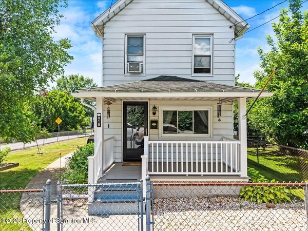 $200,000 | 815 Jackson Street, Dickson City, PA 18519