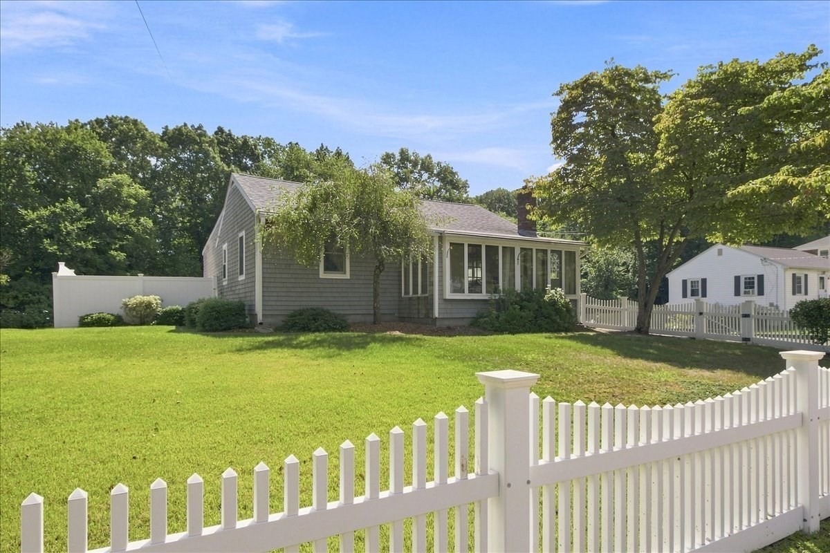 46 Hoover Road Walpole, MA 02081 - Photo 1 of 34 Gallery Image 1