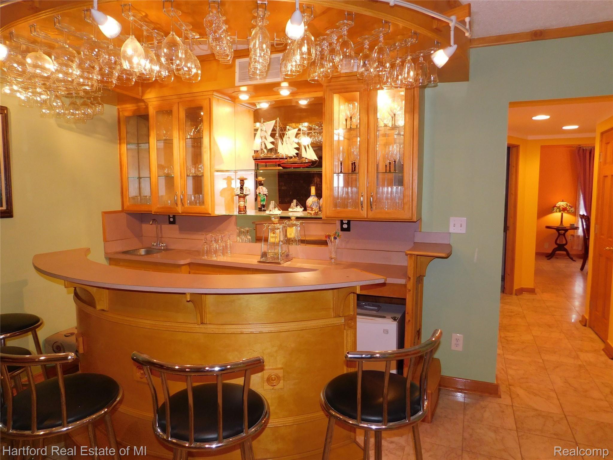 16480 Rougeway Street Livonia, MI 48154 - Photo 21 of 37 9 - 1.jpeg