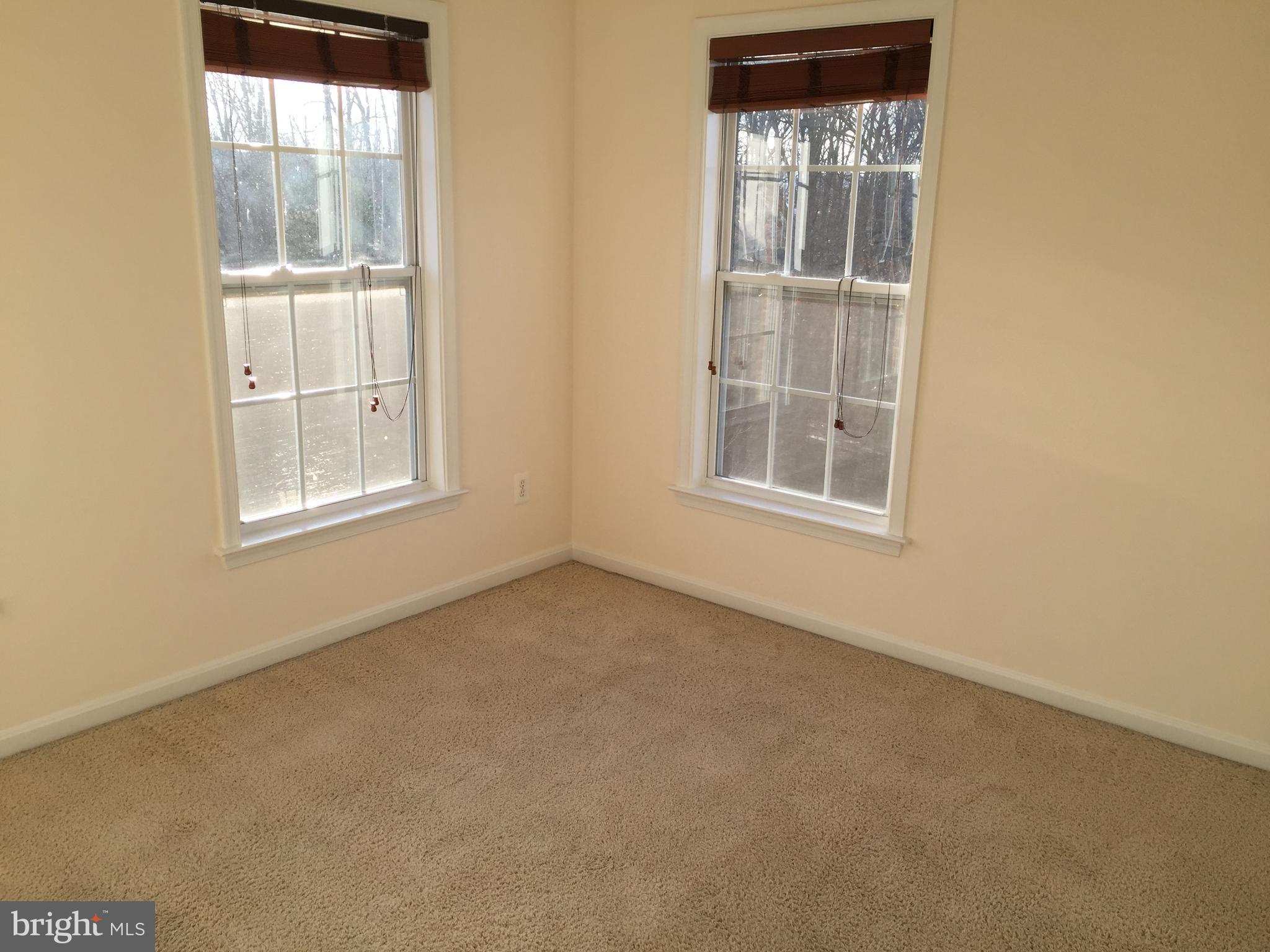25153 Cutgrass Terrace Stone Ridge, VA 20105 - Photo 16 of 24 Bedroom