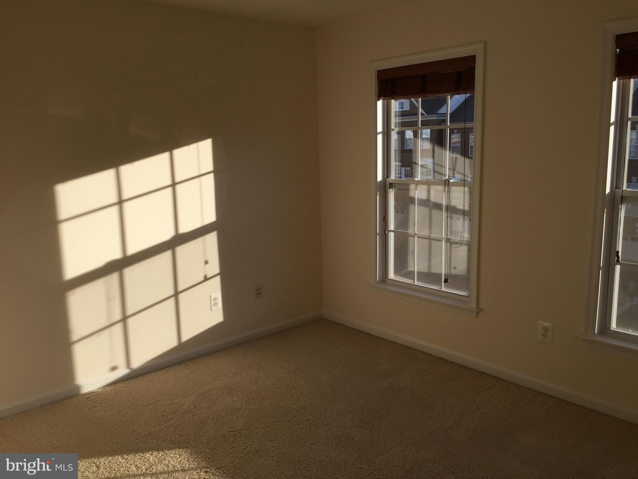 25153 Cutgrass Terrace Stone Ridge, VA 20105 - Photo 17 of 24 Bedroom