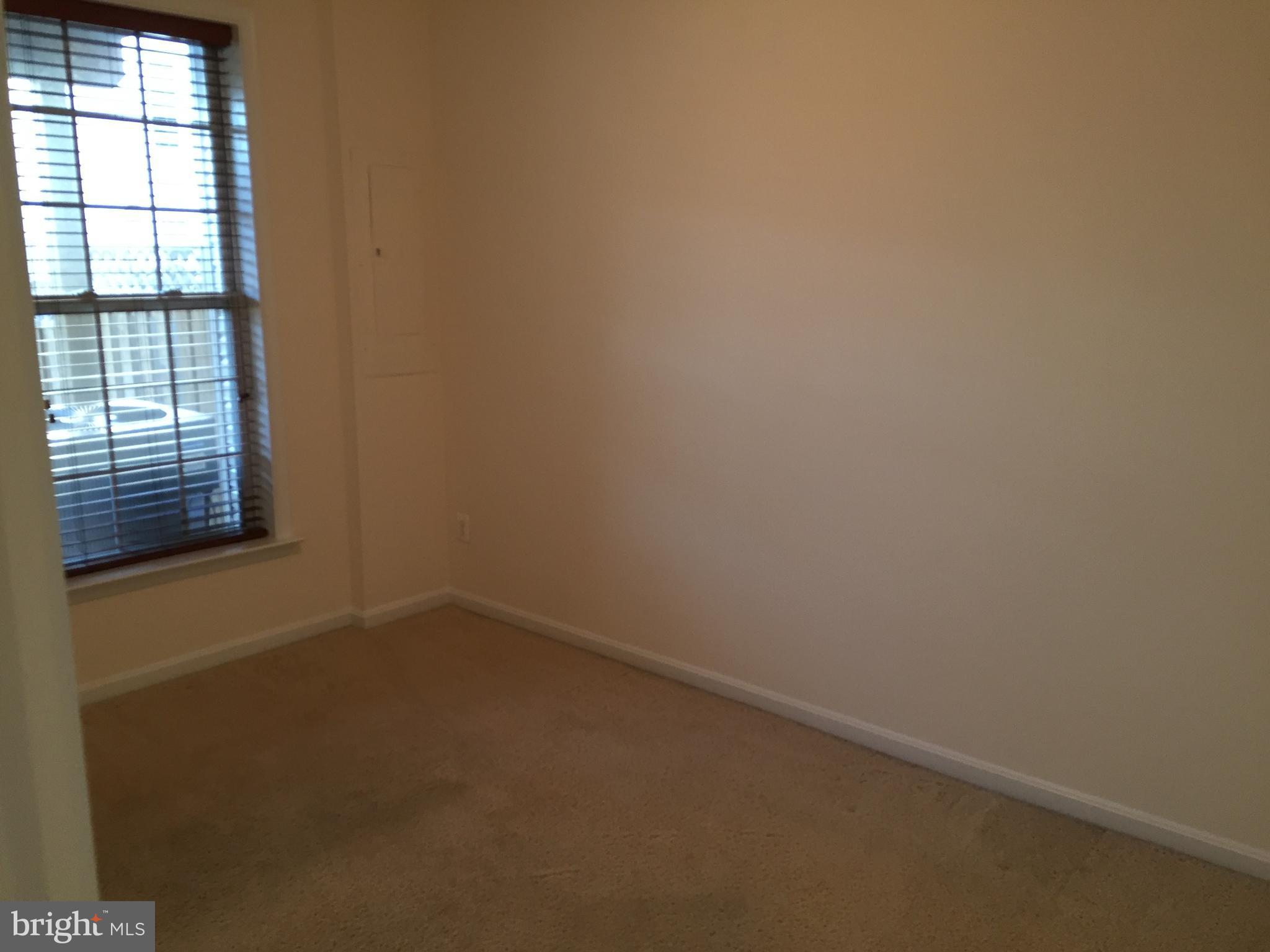 25153 Cutgrass Terrace Stone Ridge, VA 20105 - Photo 18 of 24 Bedroom