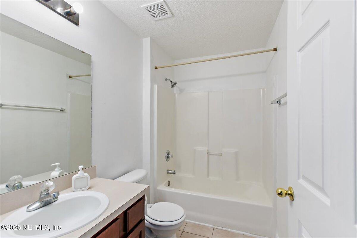 7920 Merrill Road, Unit 915 Jacksonville, FL 32277 - Photo 11 of 13 11-Bathroom