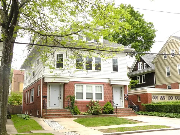 $2,850 | 389 Lloyd Avenue, Unit 1, Providence, RI 02906
