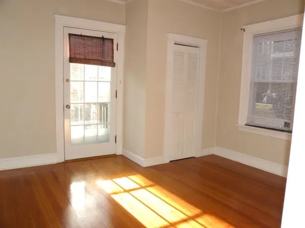 $2,850 | 389 Lloyd Avenue, Unit 1, Providence, RI 02906