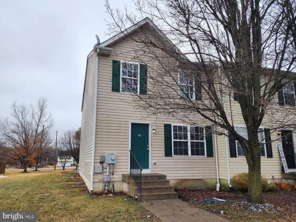 $234,900 | 50 Currituck Court, Bunker Hill, WV 25413