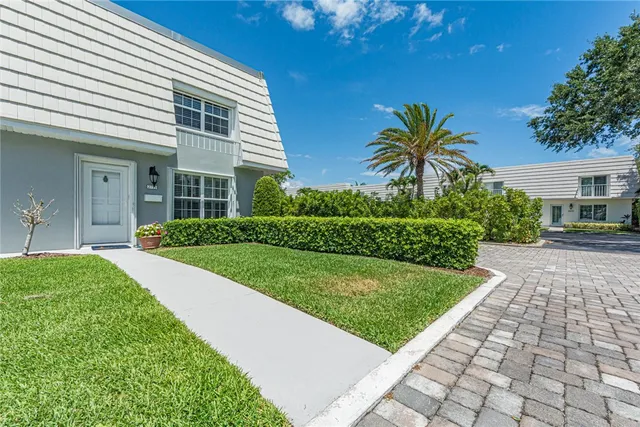 $6,500 | 2735 Ocean Drive, Unit 18A, Vero Beach, FL 32963