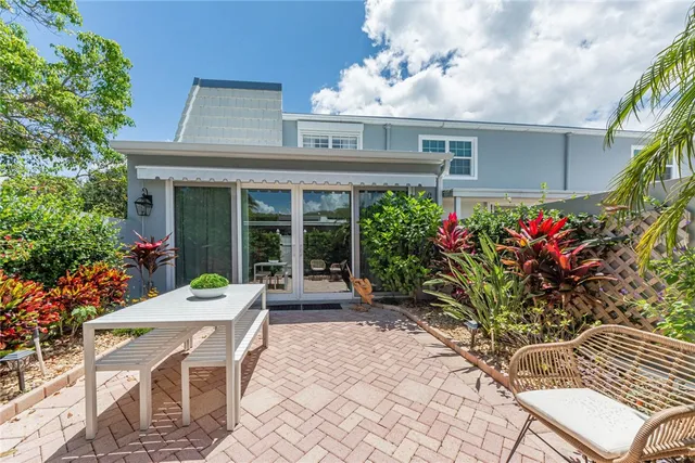 $6,500 | 2735 Ocean Drive, Unit 18A, Vero Beach, FL 32963