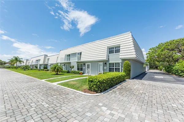 $6,500 | 2735 Ocean Drive, Unit 18A, Vero Beach, FL 32963
