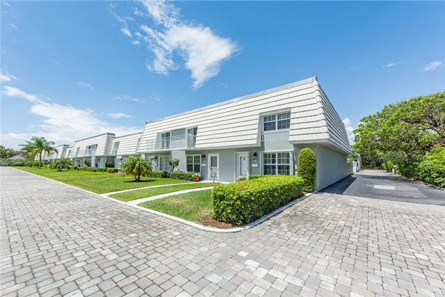 $6,500 | 2735 Ocean Drive, Unit 18A, Vero Beach, FL 32963