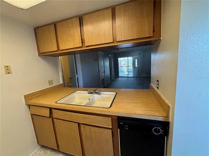 $130,000 | 4508 South Oak Drive, Unit T22, Tampa, FL 33611