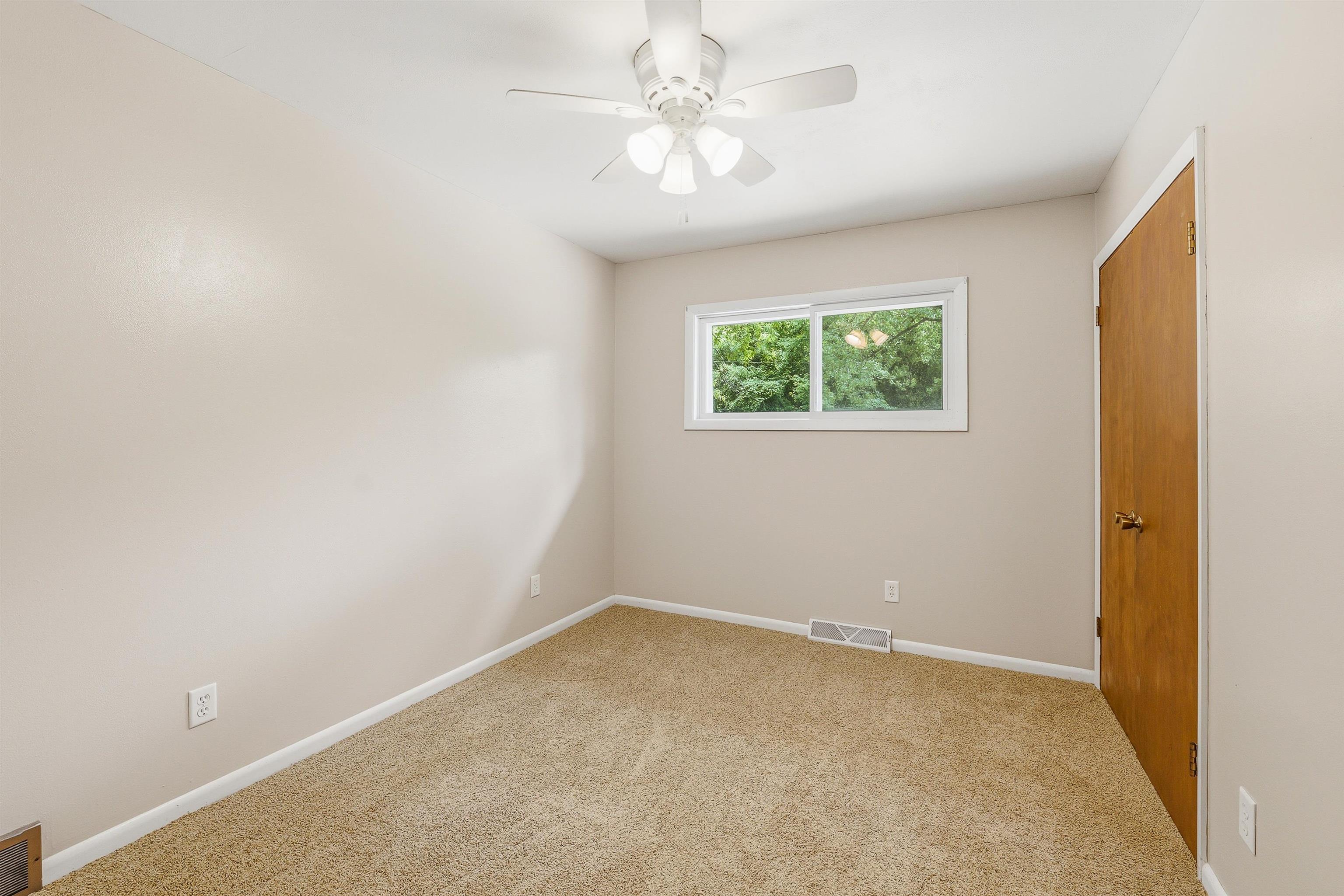 W6878 Riverbend Road Fond du Lac, WI 54937 - Photo 17 of 37