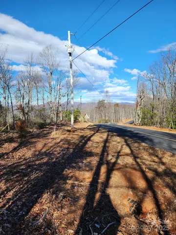 a view of an outdoor space