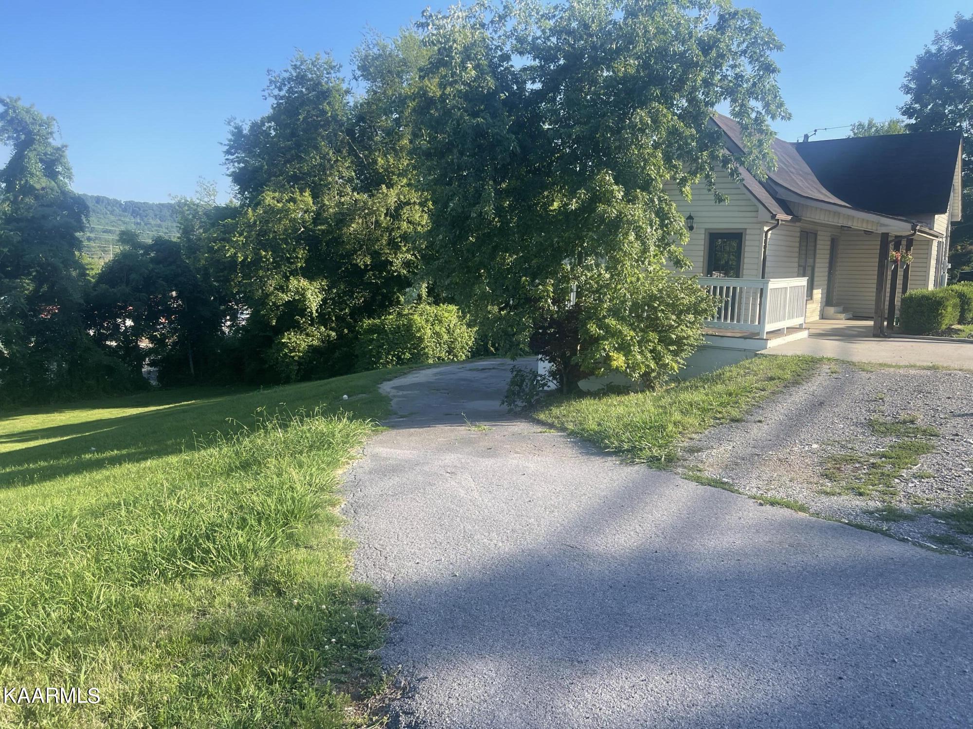 1712 Spring Street Powell, TN 37849 - Photo 24 of 25 AD8E3AA4-E3F3-4A15-A97B-BD682621C857