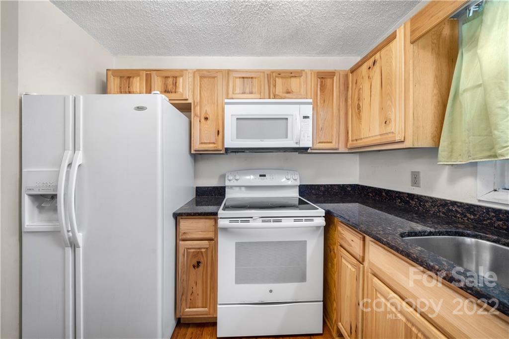 4 Blue Jay Loop Maggie Valley, NC 28751 - Photo 7 of 46