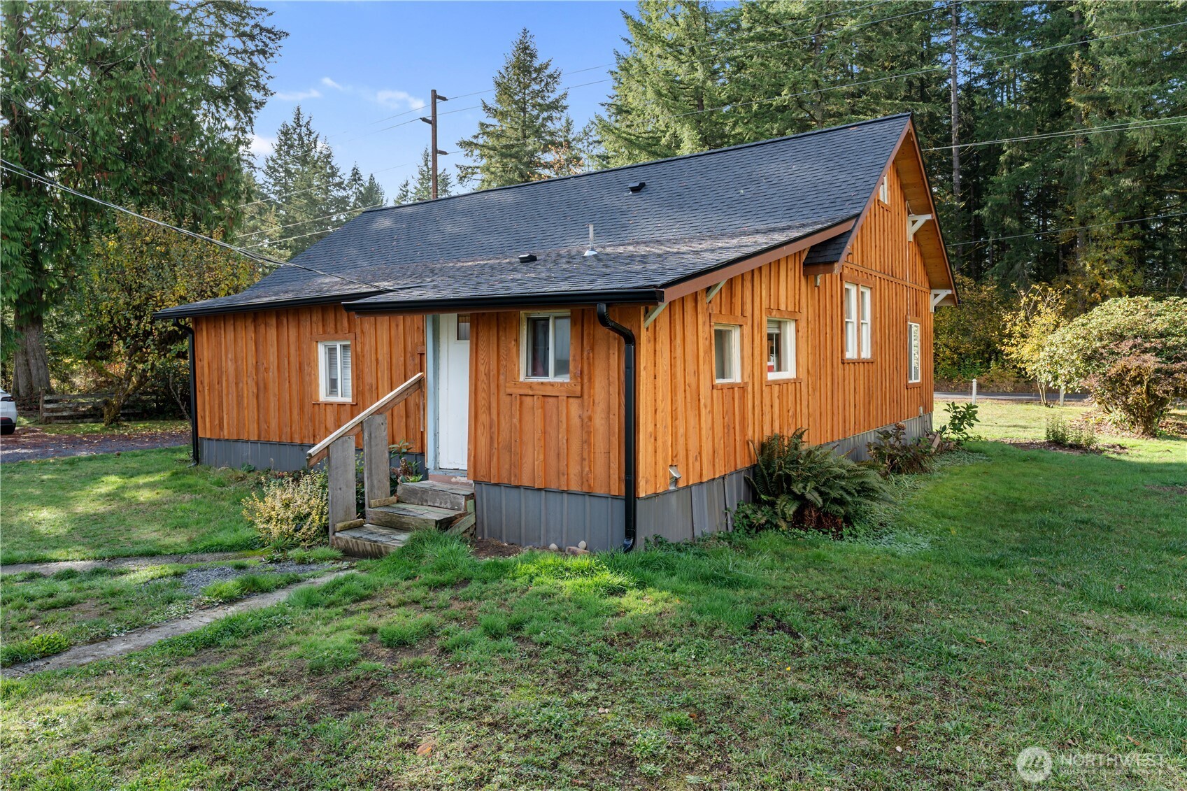565 Meier Road Winlock, WA 98596 - Photo 17 of 26 a backyard of a house with lots of green space
