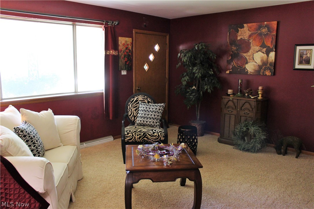 3433 Verner Road Kent, OH 44240 - Photo 5 of 16 Living room