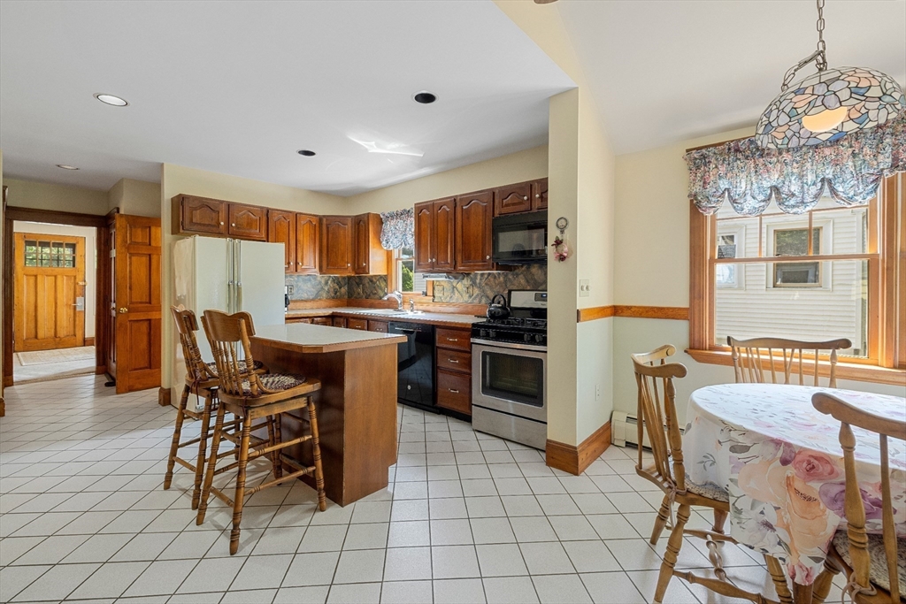 475 Waltham Street Lexington, MA 02421 - Photo 4 of 31