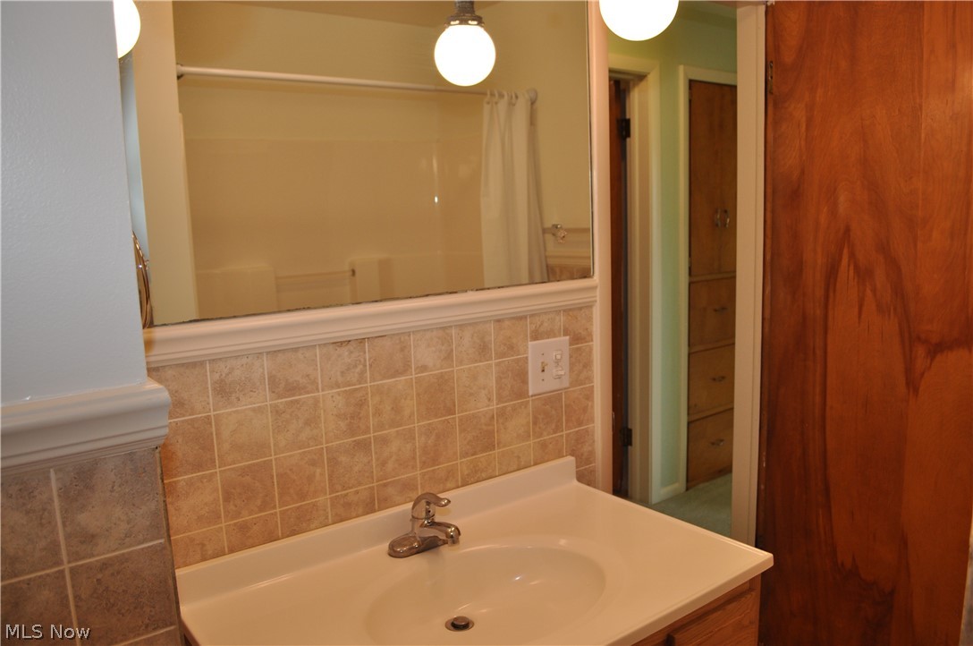 8262 Navarre Road Southwest Massillon, OH 44646 - Photo 12 of 26 2nd view of hall bathroom