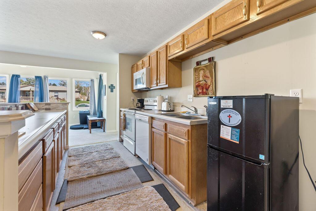 571 Ridgefield Road Newark, OH 43055 - Photo 18 of 47 18-Kitchen