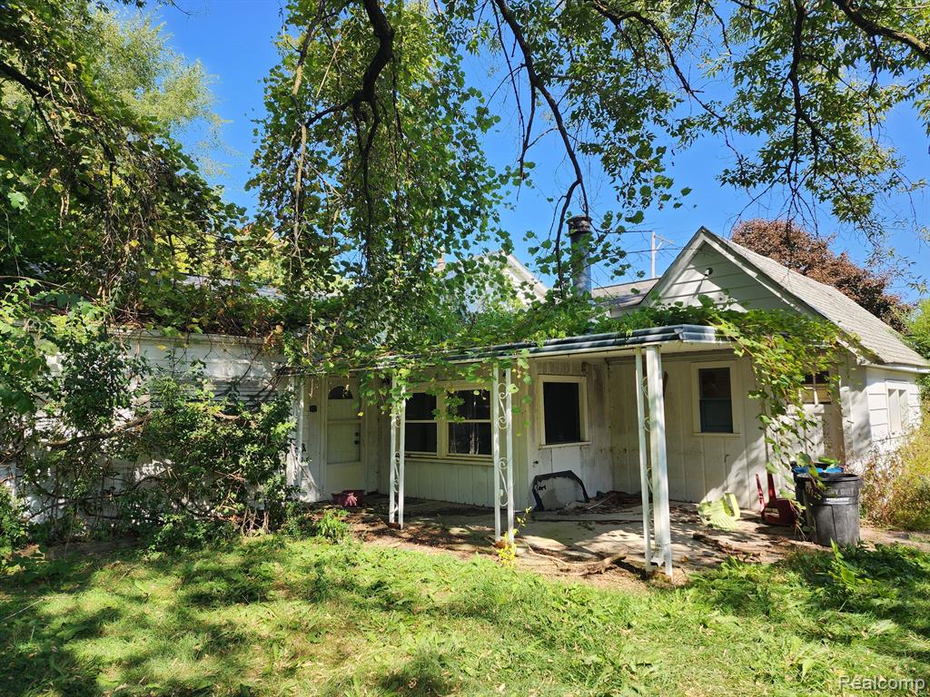 210 Adams Road Saginaw, MI 48609 - Photo 2 of 9