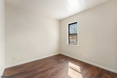 $2,275 | 120 Paine Avenue, Unit 1R, Irvington, NJ 07111