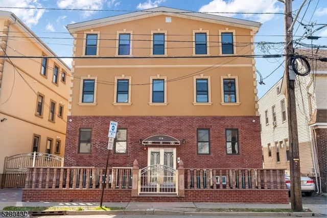 $2,400 | 120 Paine Avenue, Unit 1R, Irvington, NJ 07111