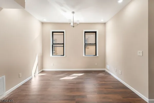 $2,100 | 120 Paine Avenue, Unit 1R, Irvington, NJ 07111