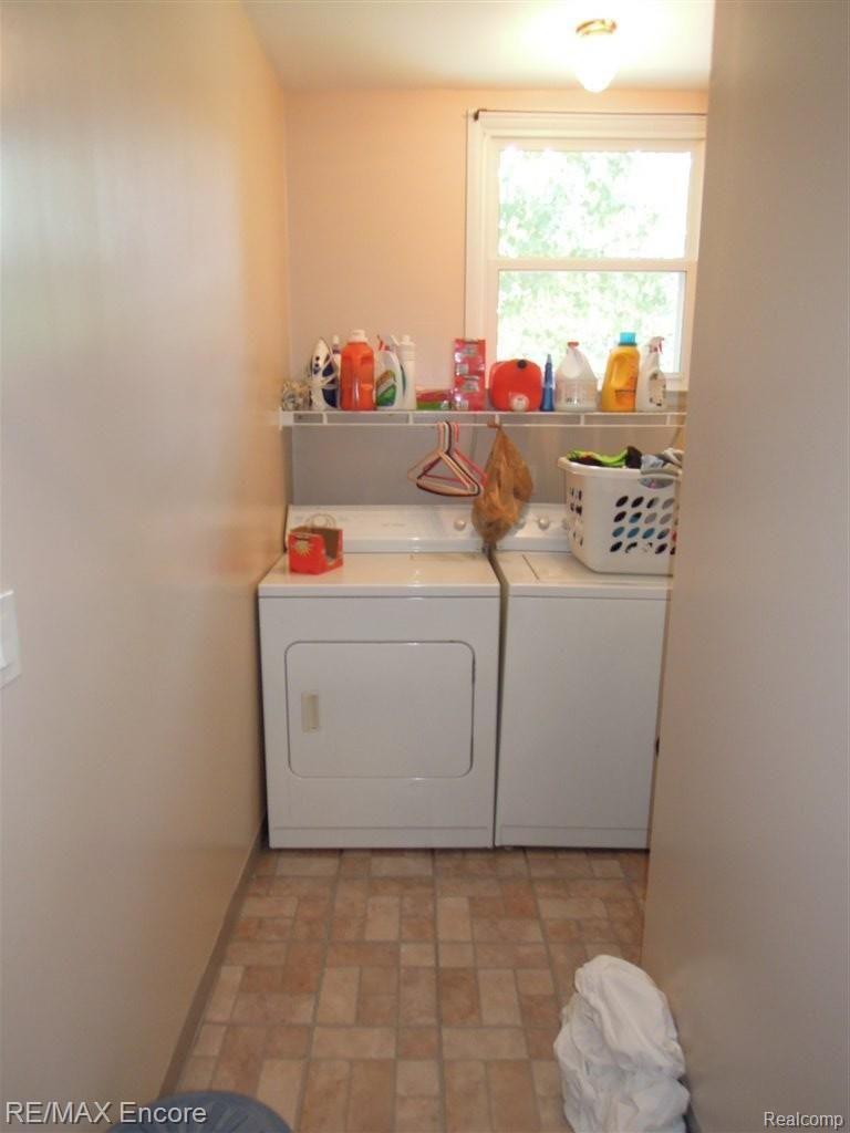 2725 Frembes Road Waterford, MI 48329 - Photo 24 of 24 DSCN5402.JPG