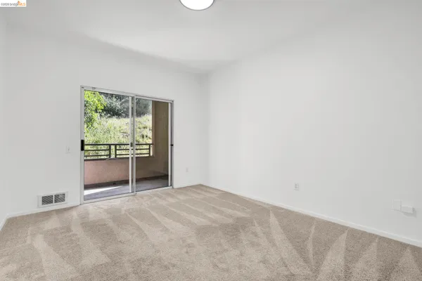 $499,000 | 220 Caldecott Lane, Unit 207, Oakland, CA 94618