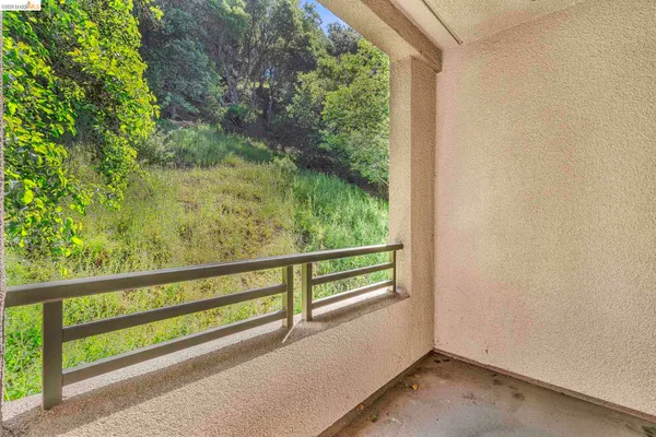 $499,000 | 220 Caldecott Lane, Unit 207, Oakland, CA 94618