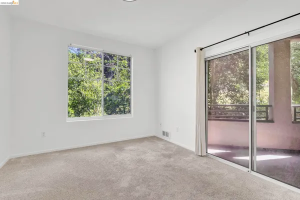 $499,000 | 220 Caldecott Lane, Unit 207, Oakland, CA 94618