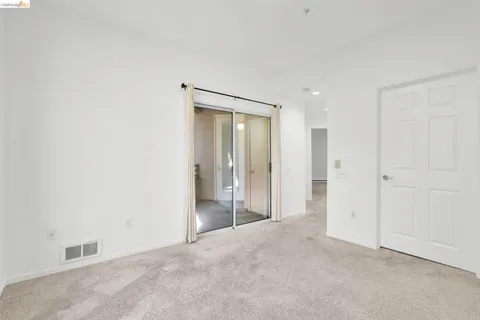 $499,000 | 220 Caldecott Lane, Unit 207, Oakland, CA 94618