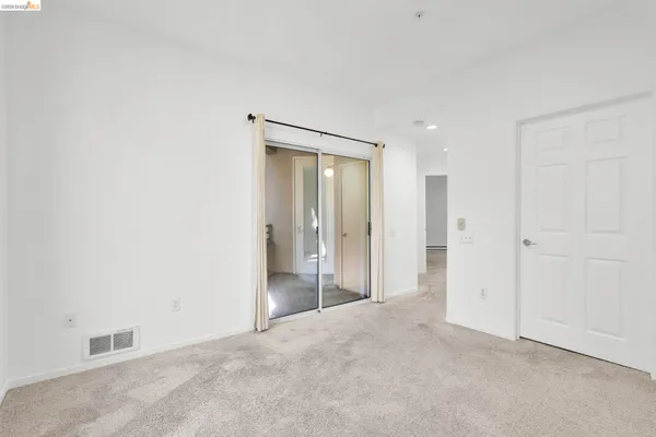 $499,000 | 220 Caldecott Lane, Unit 207, Oakland, CA 94618