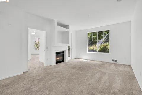 $499,000 | 220 Caldecott Lane, Unit 207, Oakland, CA 94618