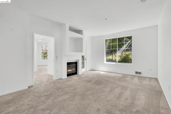 $499,000 | 220 Caldecott Lane, Unit 207, Oakland, CA 94618