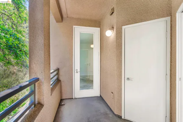 $499,000 | 220 Caldecott Lane, Unit 207, Oakland, CA 94618