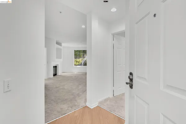 $499,000 | 220 Caldecott Lane, Unit 207, Oakland, CA 94618