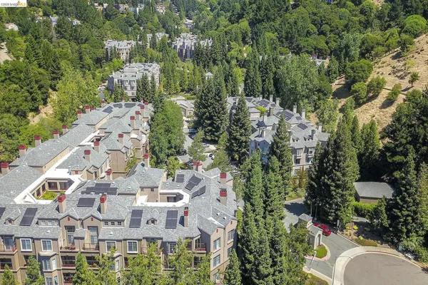 $499,000 | 220 Caldecott Lane, Unit 207, Oakland, CA 94618