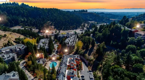 $499,000 | 220 Caldecott Lane, Unit 207, Oakland, CA 94618